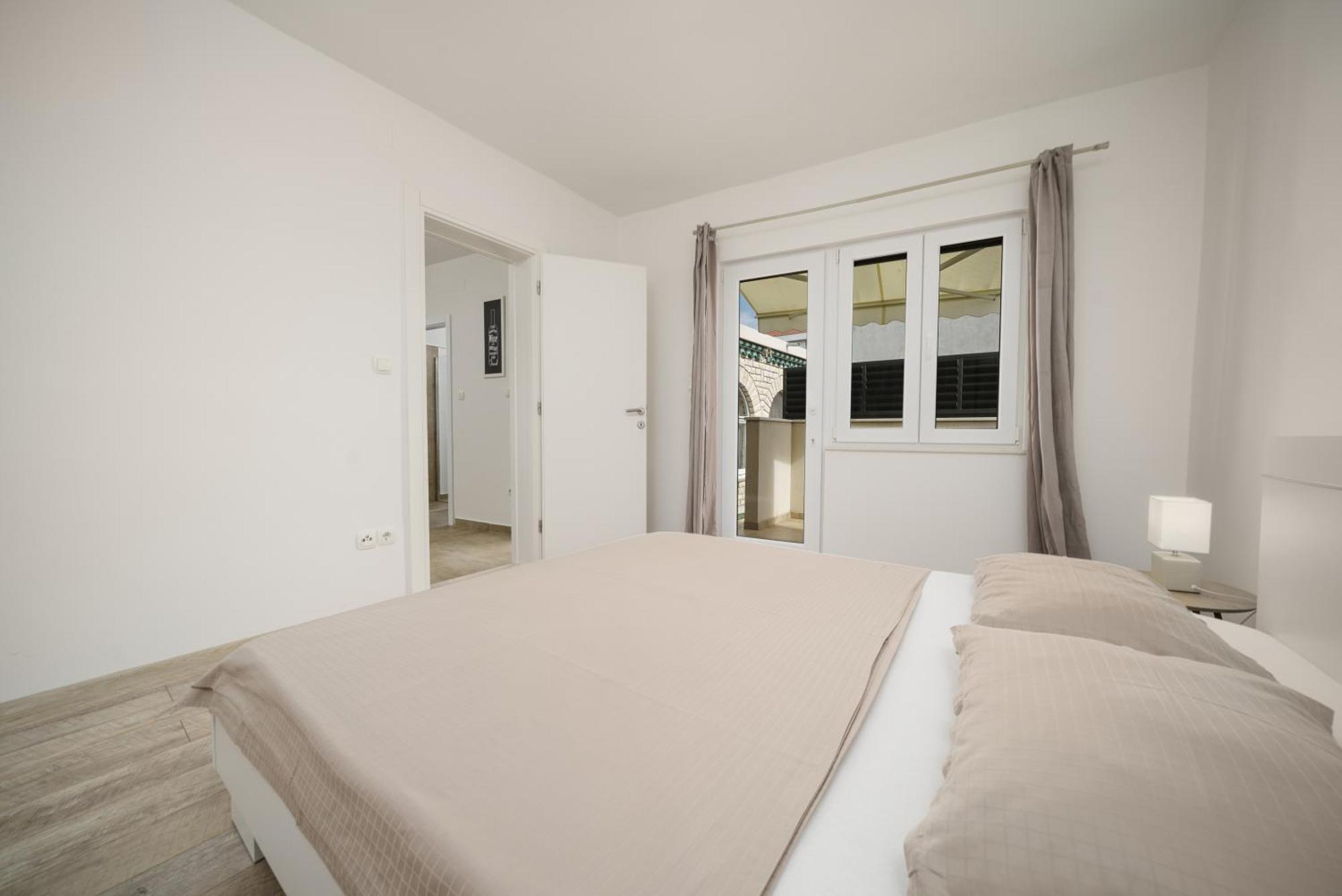 Holiday Home Oliva Водице Екстериор снимка
