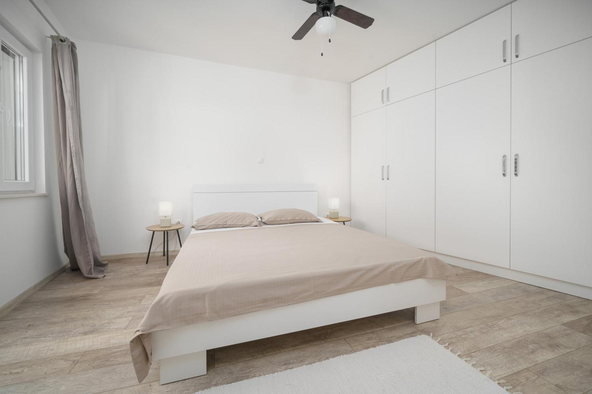 Holiday Home Oliva Водице Екстериор снимка