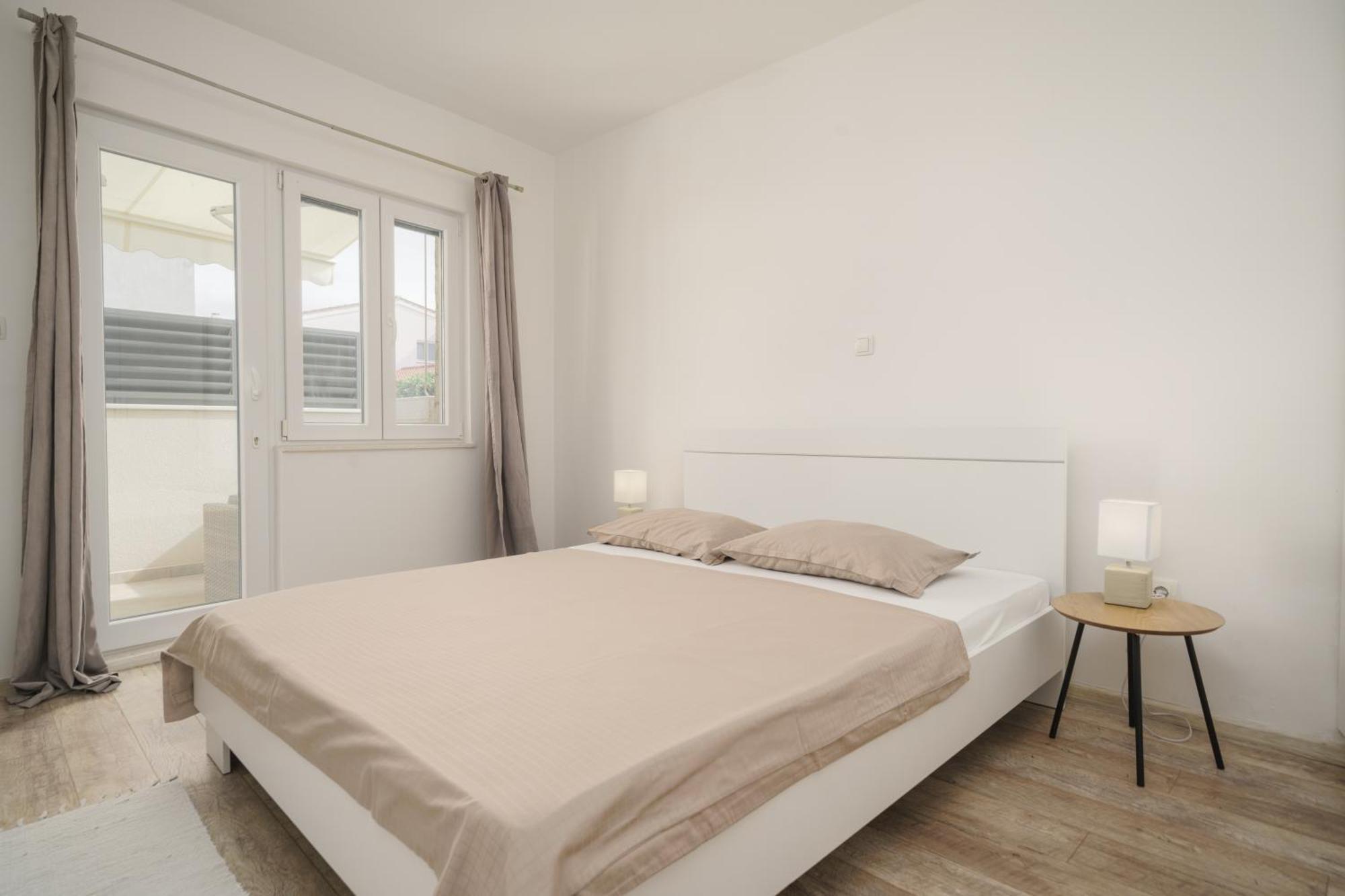Holiday Home Oliva Водице Екстериор снимка
