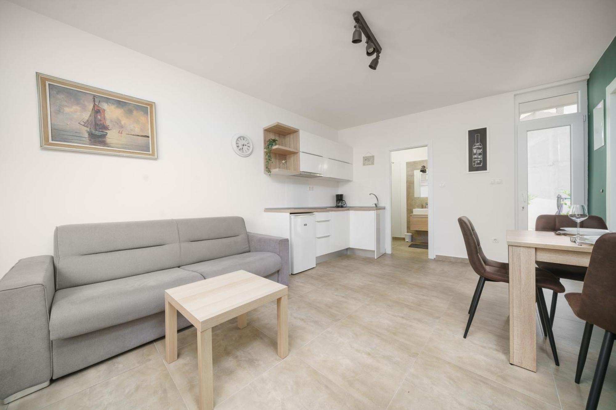 Holiday Home Oliva Водице Екстериор снимка