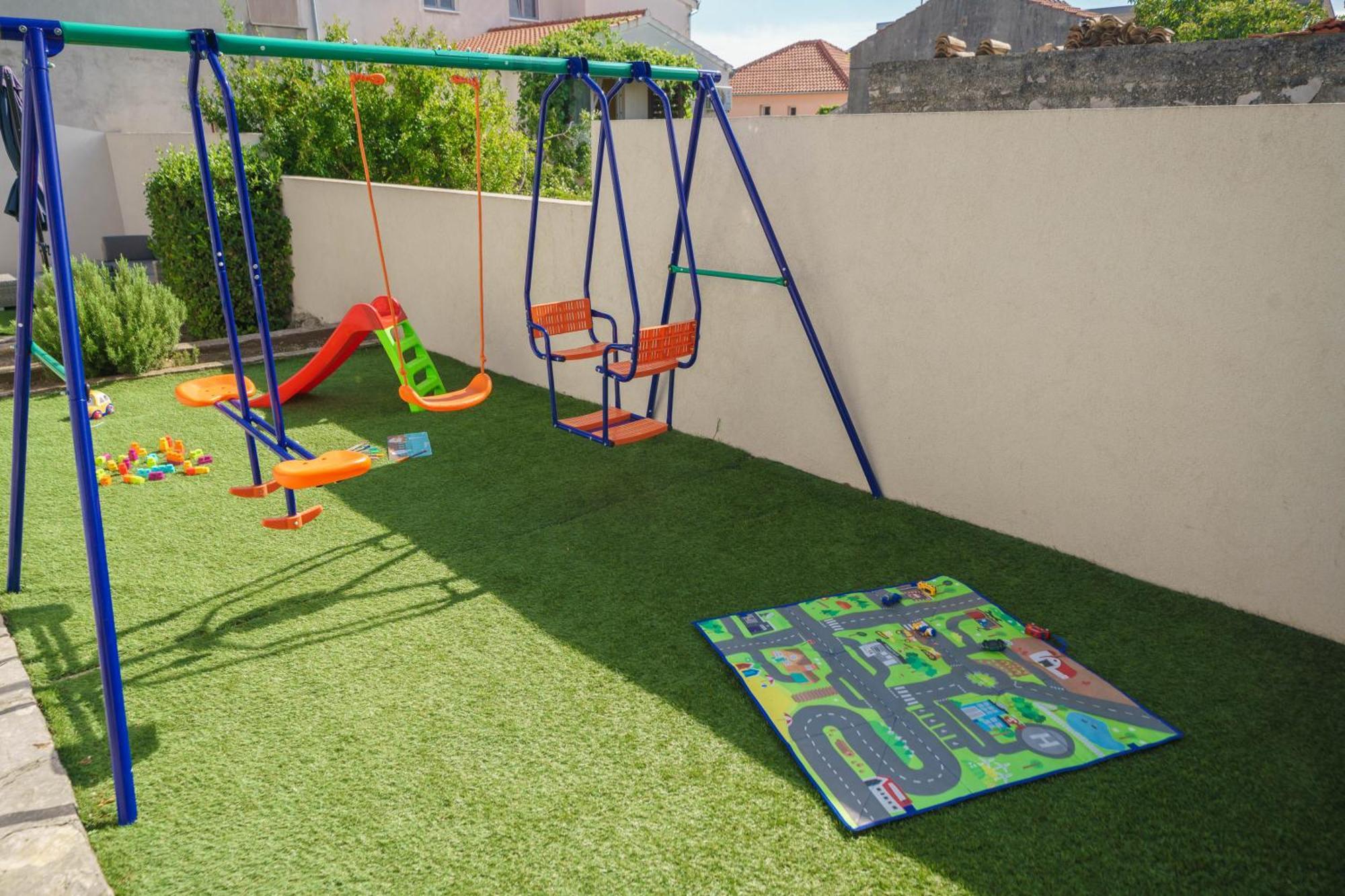 Holiday Home Oliva Водице Екстериор снимка
