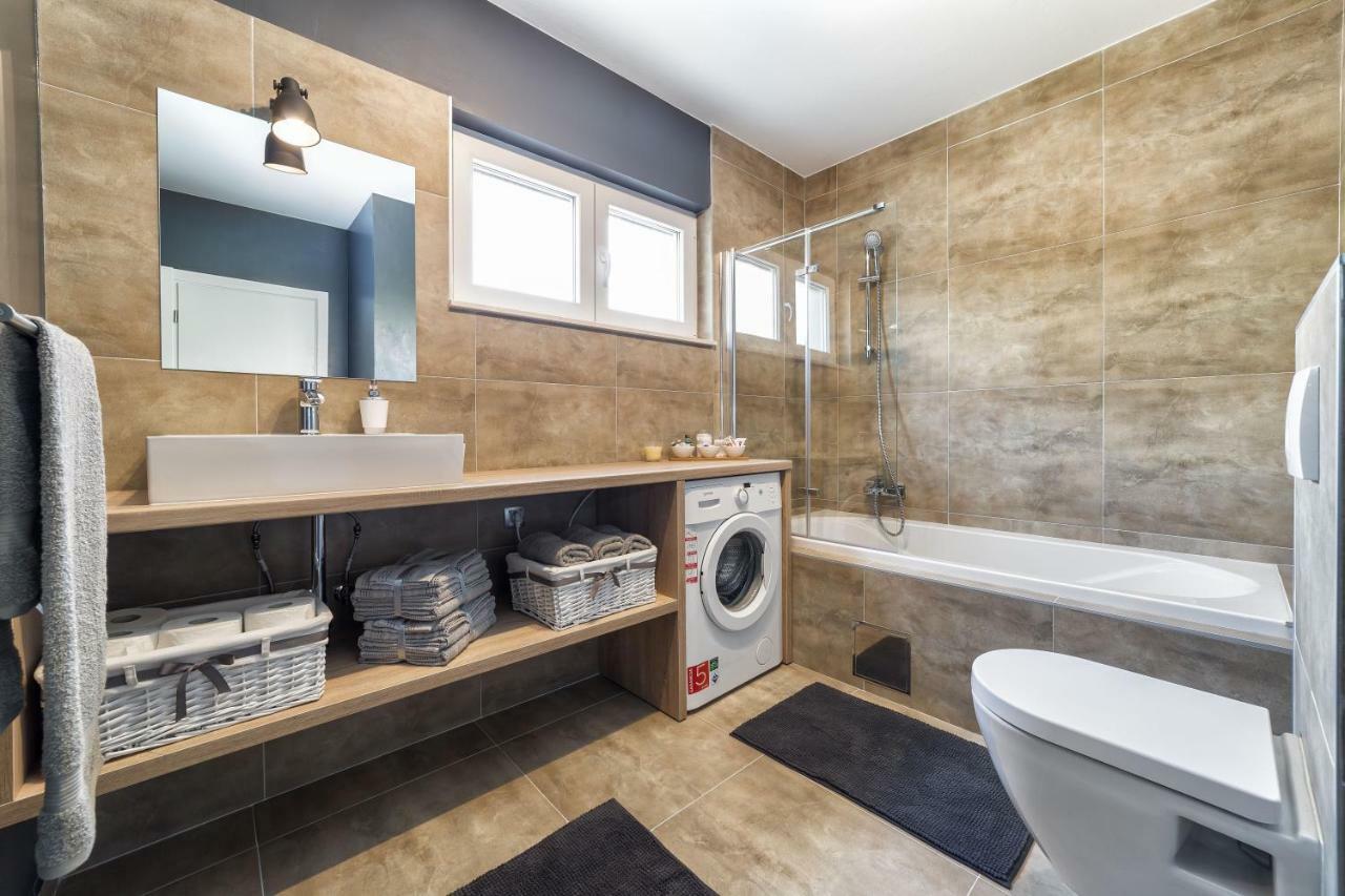 Holiday Home Oliva Водице Екстериор снимка