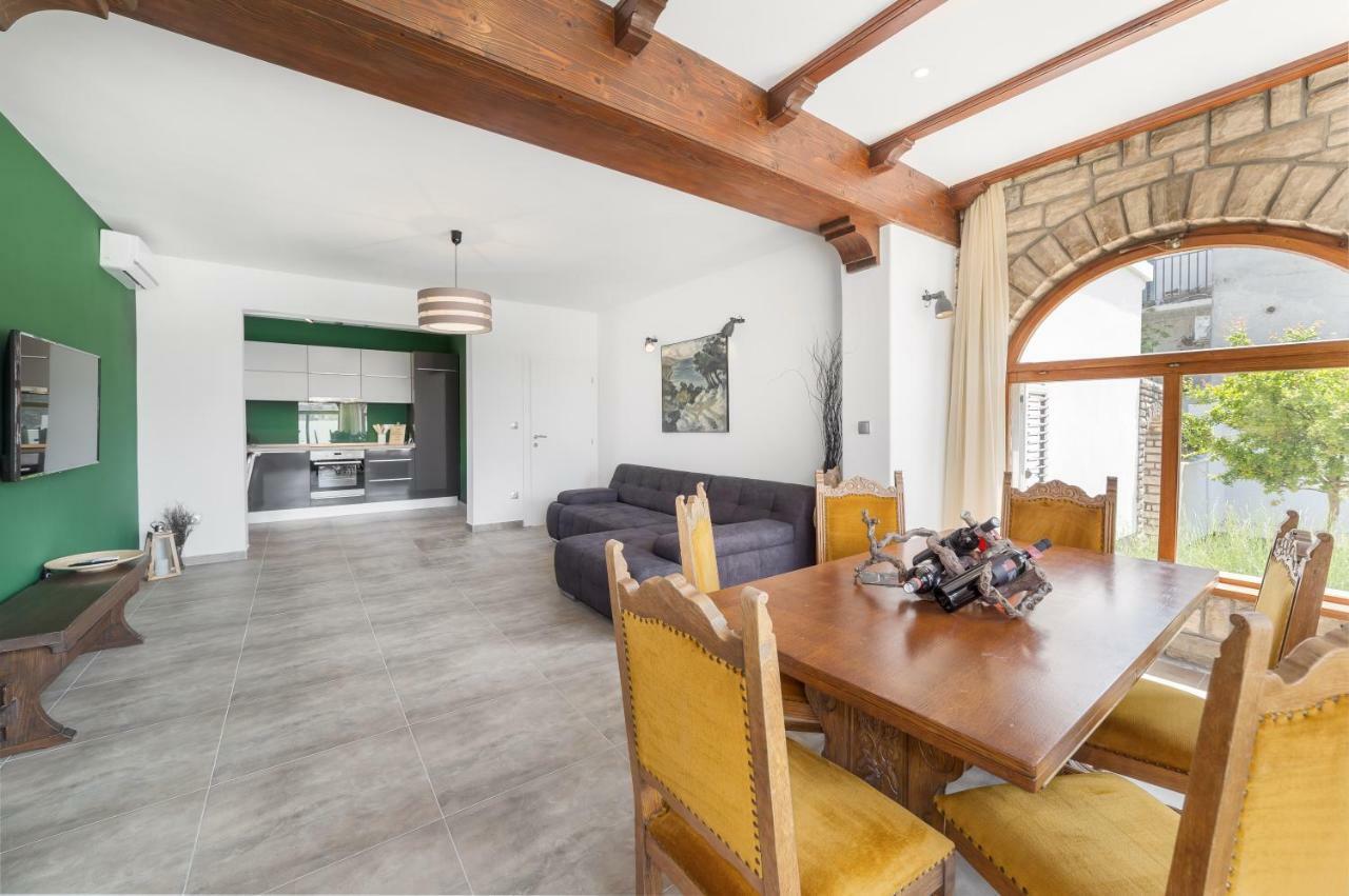 Holiday Home Oliva Водице Екстериор снимка