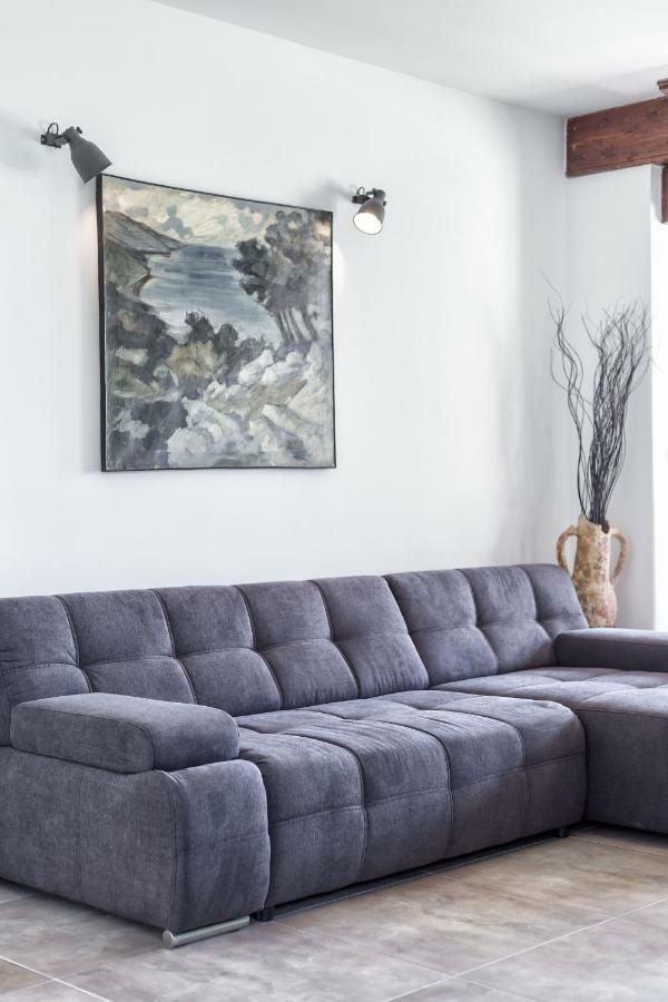 Holiday Home Oliva Водице Екстериор снимка